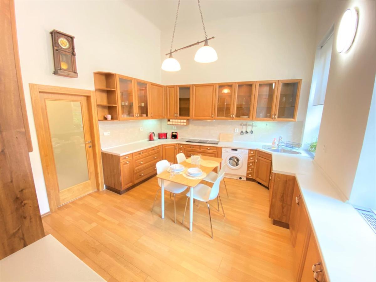 Black Eagle Apartments Πράγα Εξωτερικό φωτογραφία