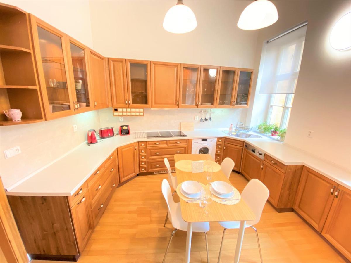 Black Eagle Apartments Πράγα Εξωτερικό φωτογραφία