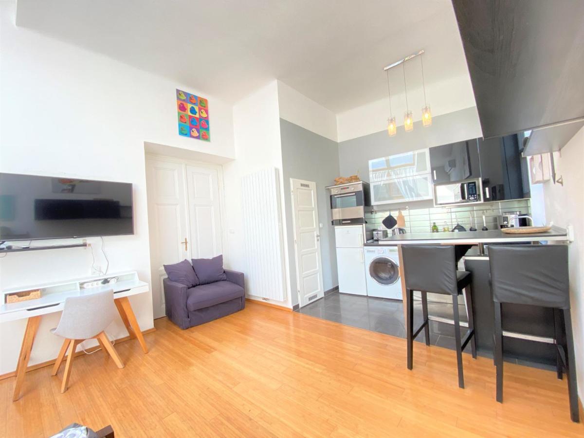 Black Eagle Apartments Πράγα Εξωτερικό φωτογραφία
