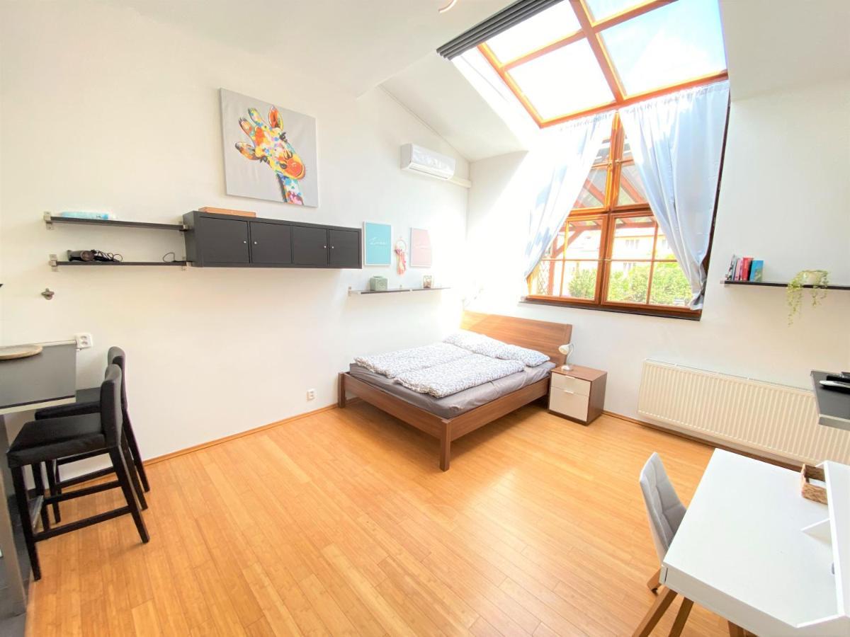 Black Eagle Apartments Πράγα Εξωτερικό φωτογραφία
